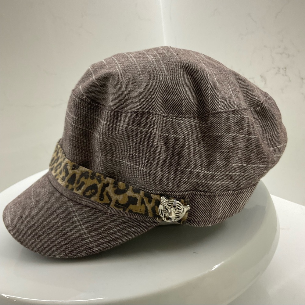 D&Y brown cadet newsboy with animal print trim, tiger charm one size
